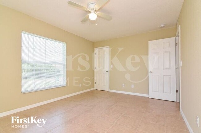 Building Photo - 10371 Grail Ave