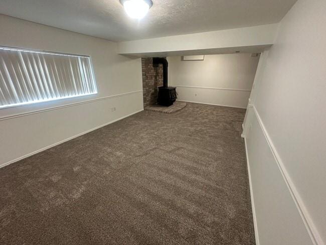 Building Photo - Desirable Kaysville Area/ 5 Bedroom Home