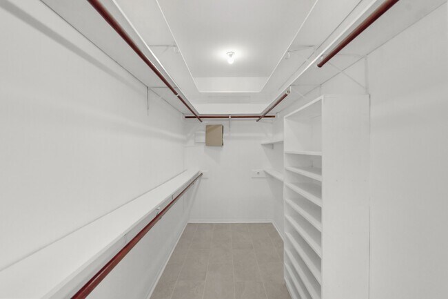 Building Photo - 57 Foxhall Crescent Dr