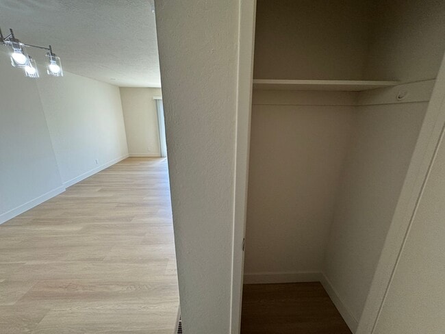 Building Photo - Beautifully Renovated 4-Bedroom Home in We...
