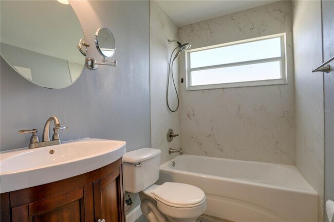 Building Photo - 7819 Turkey Oak Ln