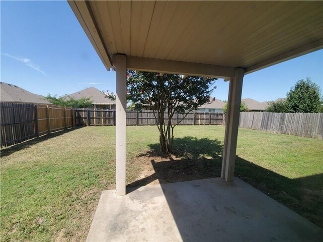 Building Photo - BEAUTIFUL HOME IN BURLESON ISD!