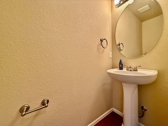 Building Photo - Spacious 4-Bedroom Home with Main level Living