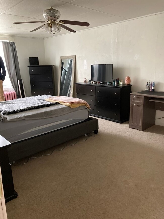 Building Photo - 3+ Bedroom / 2 Bath Single Family Home!