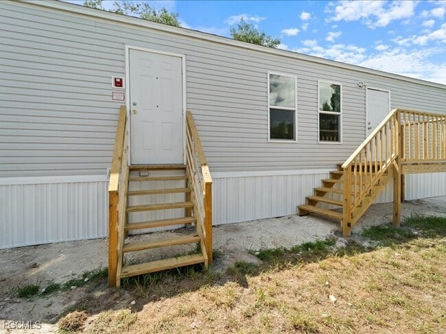 Building Photo - 1038 Canopy Ln SW