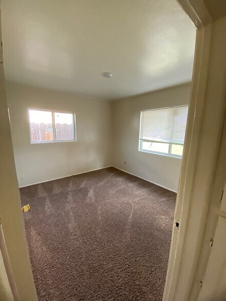 Building Photo - 2108 Edgewood St