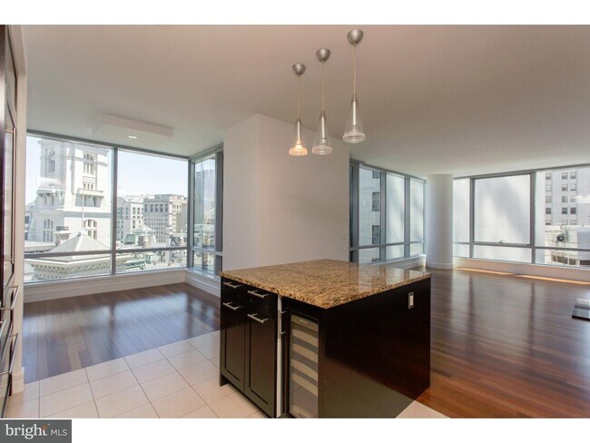 Building Photo - 1414 S Penn Square