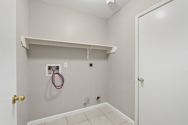 Building Photo - 21507 Bridgewater Pointe