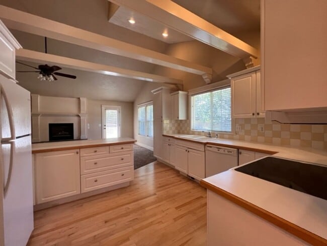 Building Photo - 5774 Parchment~Gorgeous Bristol Heights Home w/ Hardwood & Custom Cabinetry!
