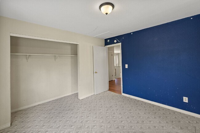 Building Photo - 4319 Millburn S