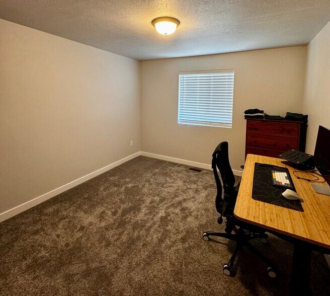 Building Photo - 15073 S Wild Horse Wy
