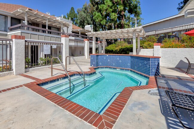 Building Photo - 22192 Rim Pointe