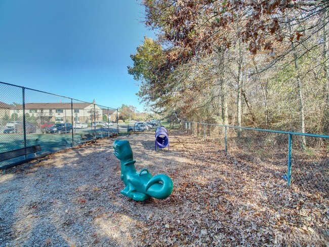 Building Photo - 1307 Cricket Ln