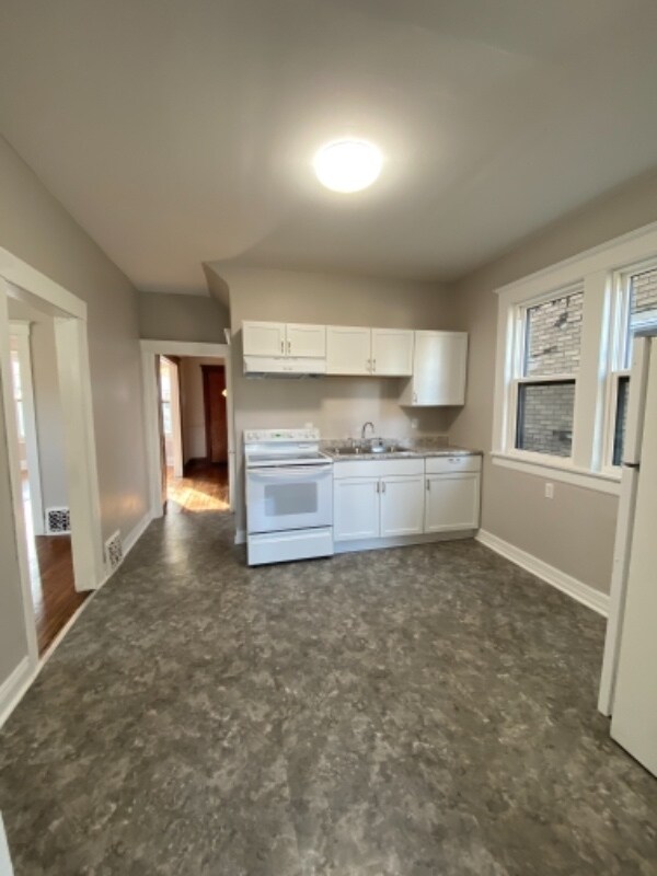 Building Photo - 5390 Fischer St