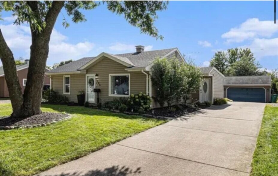 Building Photo - 206 Kissane Ave