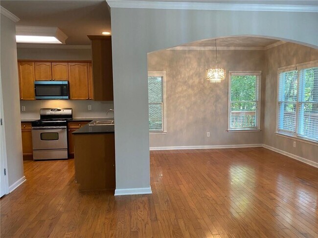Building Photo - 1664 Oakbrook Lake Dr NW