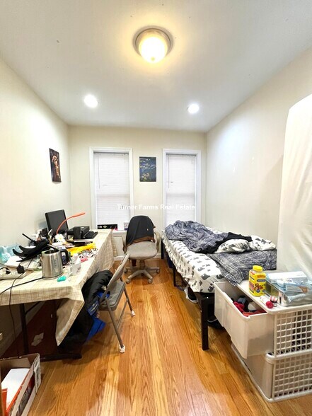 Building Photo - 179 Northampton St