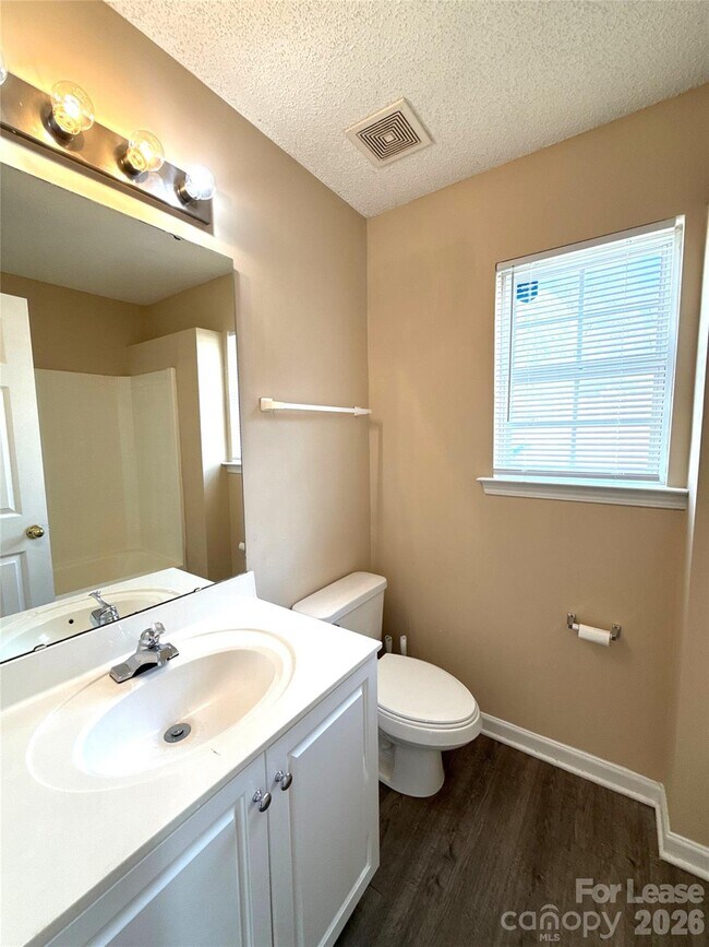 Building Photo - 507 Shafter Ct