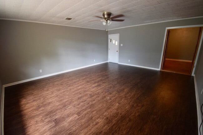 Building Photo - Spacious Home with lots of updates