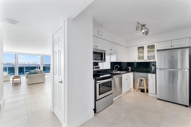 Building Photo - 6770 Indian Creek Dr