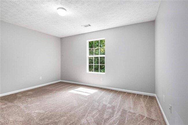 Building Photo - 588 Elle's Wy