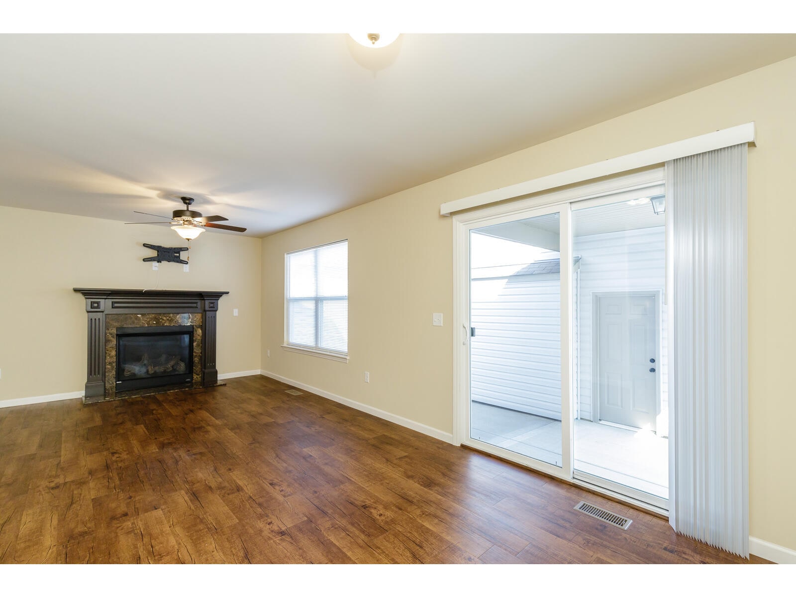 Building Photo - 810 Waler Dr