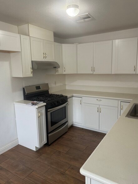 Building Photo - 65786 6th St