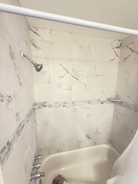 Building Photo - 916 S 11th St