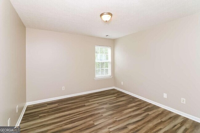 Building Photo - 127 Silver Fox Trail