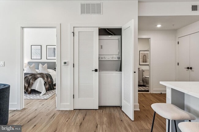 Building Photo - 139 W Chelten Ave