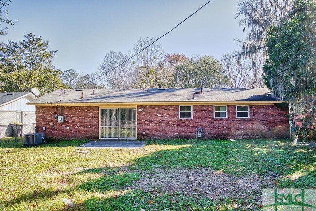 Building Photo - 11105 Largo Dr