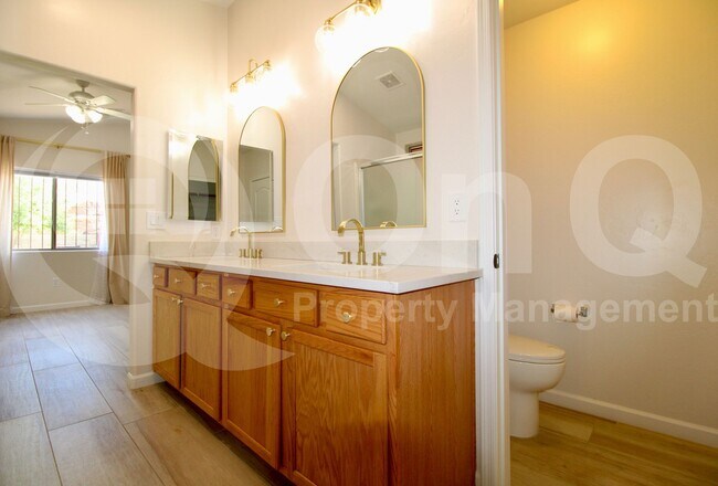 Building Photo - 2353 E Calle Sierra Del Manantial