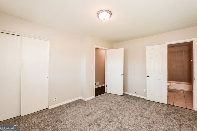 Building Photo - 5509 Joeclay Dr