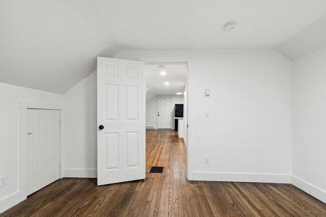 Building Photo - 414 Herkimer St