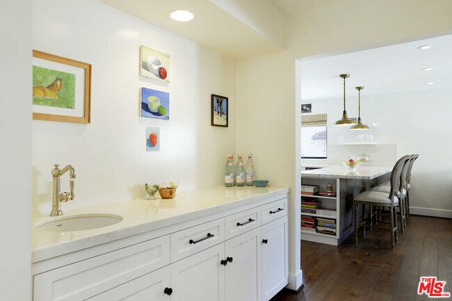 Building Photo - 17258 Palisades Cir