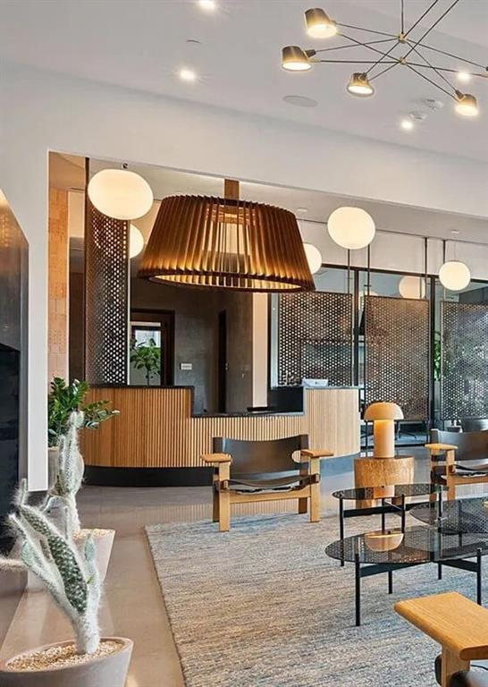 Building Photo - 84 East Ave