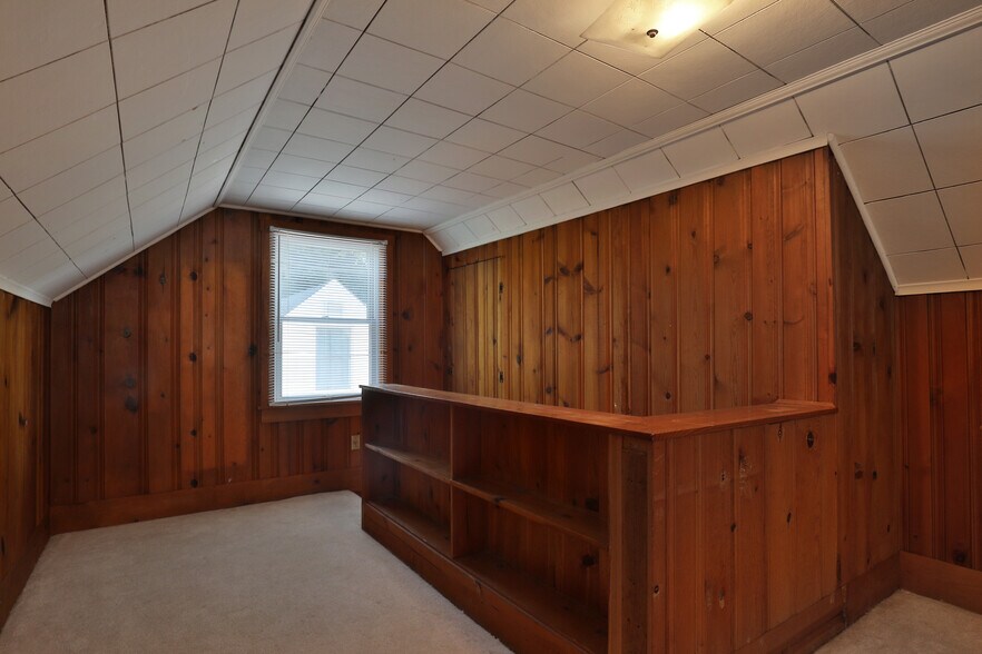 Building Photo - 5586 Emerson Ave