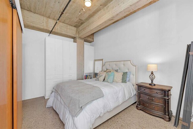 Building Photo - 710 Colorado St