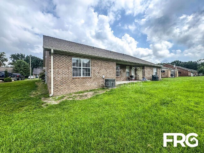 Building Photo - 3311 Moseley Dr