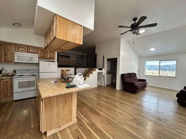 Building Photo - 505 Camas Creek Loop