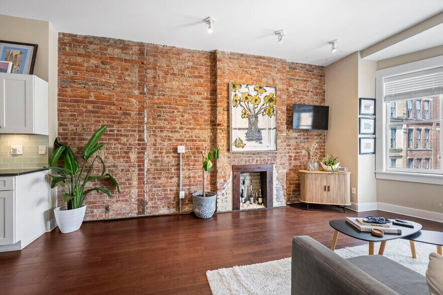 Building Photo - 1501 Vine St