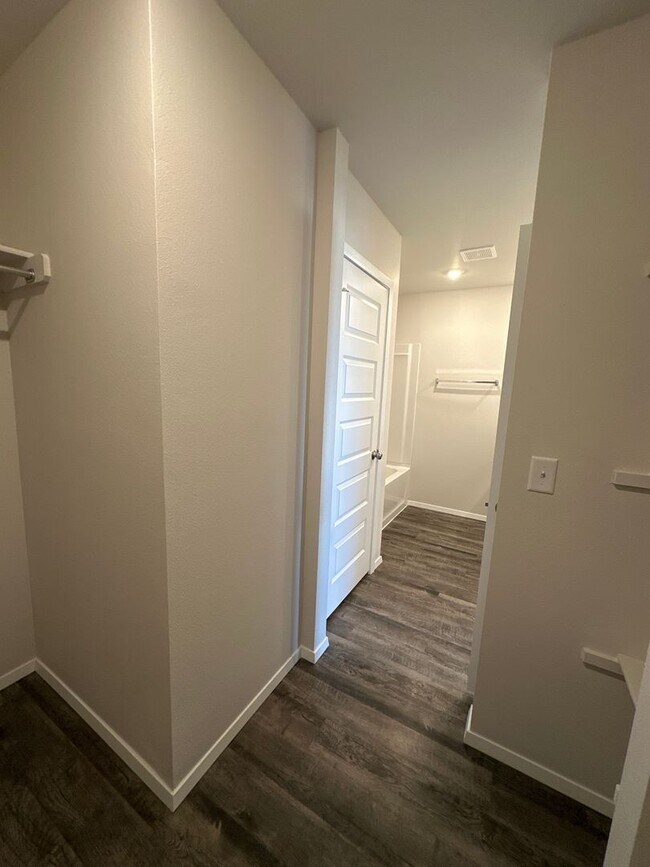 Building Photo - *NOW PRELEASING!* NEW Four Bedroom | Two Bath Home in Park Place