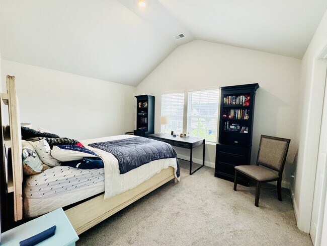 Building Photo - 2464 Campton Lp