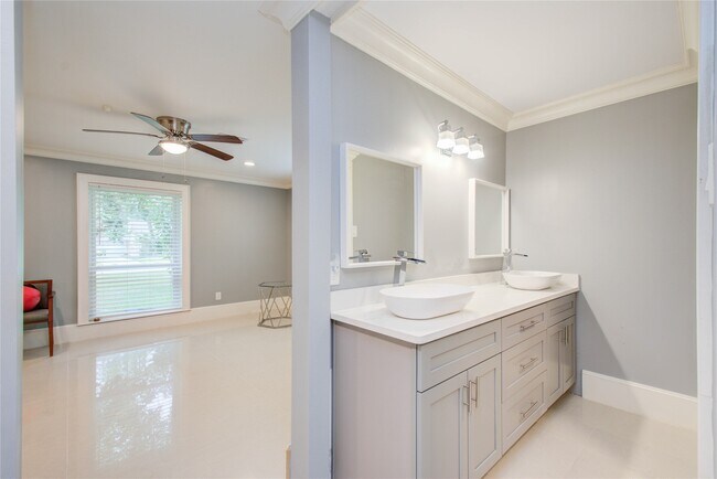 Building Photo - 14611 Bramblewood Dr