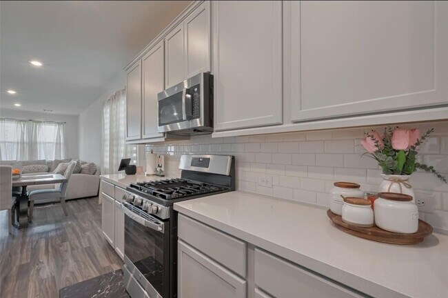 Building Photo - 21611 Shadowbrook Birch Dr