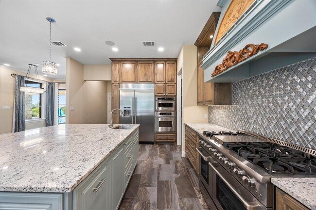 Building Photo - 2624 University Club Dr
