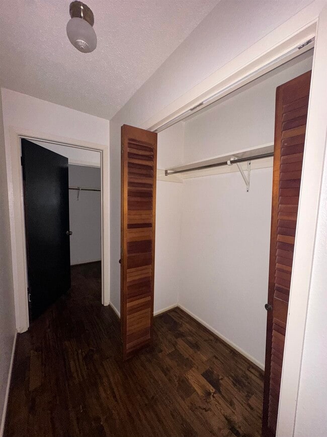 Building Photo - 106 Martingale