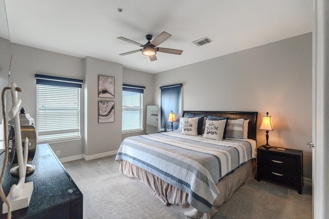 Building Photo - 7039 Kingston Cove Ln