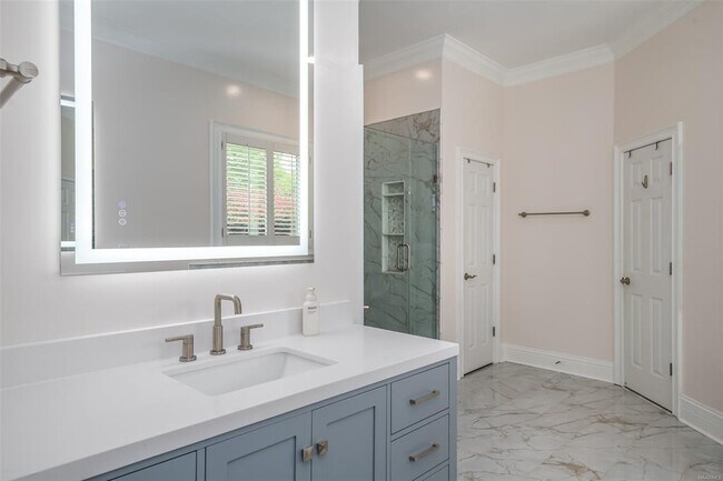 Building Photo - 8456 Marsh Pointe Dr