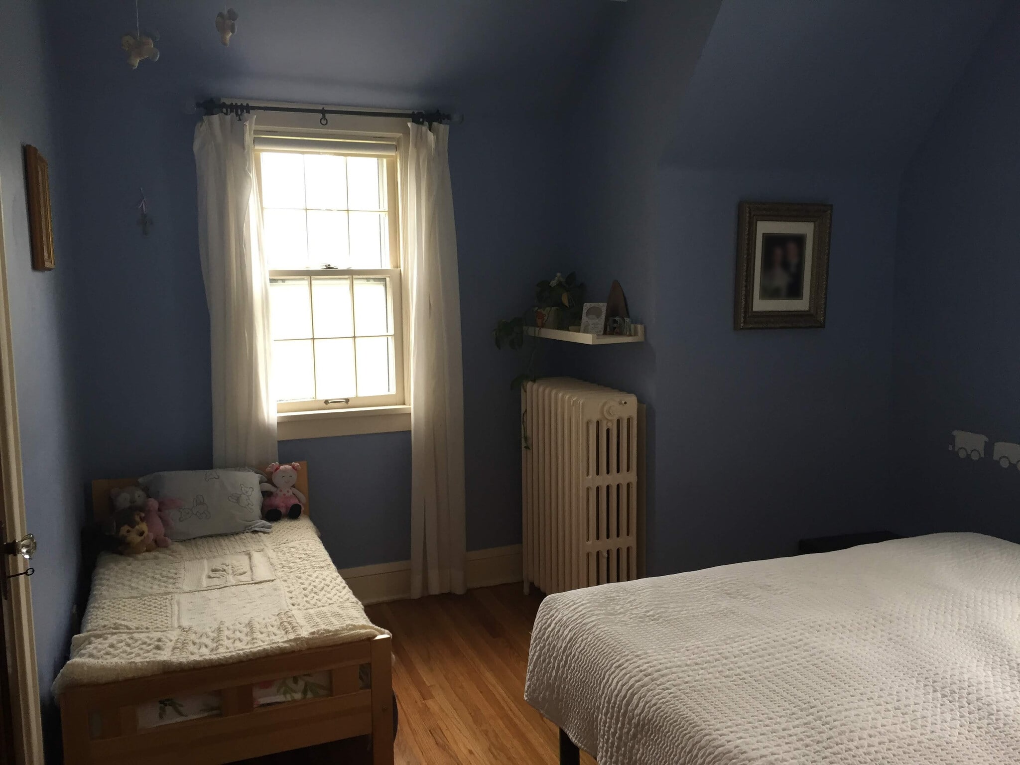 Small bedroom - 1347 W Highland Pkwy